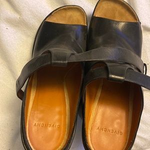 Givenchy size 401/2